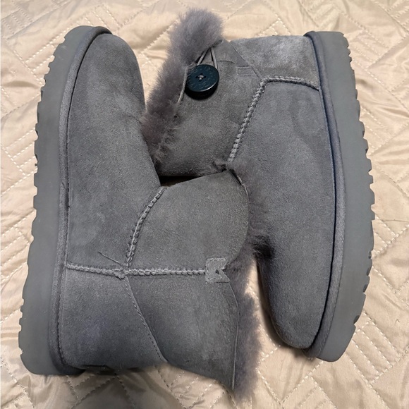 UGG Mini Bailey Button Boot - Picture 5 of 7